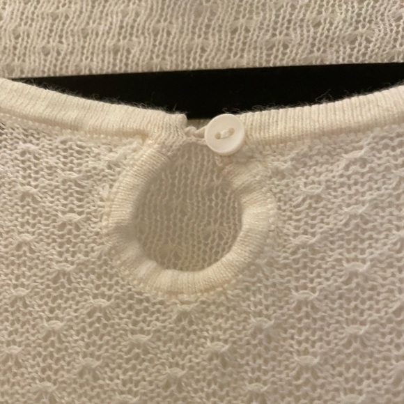 GAP Cream See through knit 3/4 sleeve top size XSmall - Picture 5 of 7